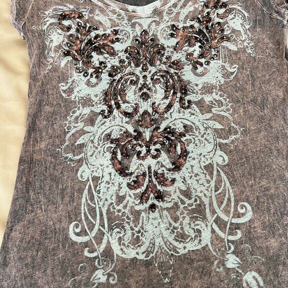 Liberation szS distressed tie dye embellished SS T difficult color to photo GUC - Picture 3 of 7